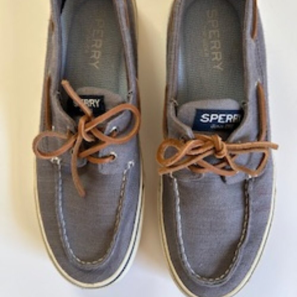 Men's Sperry Boat Shoes - size 9